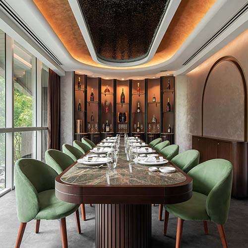 V's Lounge